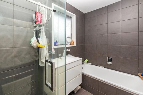 Photo of property in 28 Newham Place, Henderson, Auckland, 0612