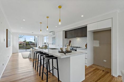 Photo of property in 45 Lynwood Road, New Lynn, Auckland, 0600