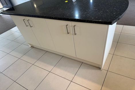 Photo of property in 41 Breaker Grove, Waiuku, 2123