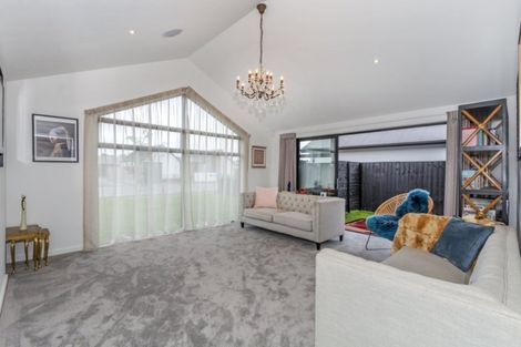 Photo of property in 40 Holiday Drive, Mairehau, Christchurch, 8052
