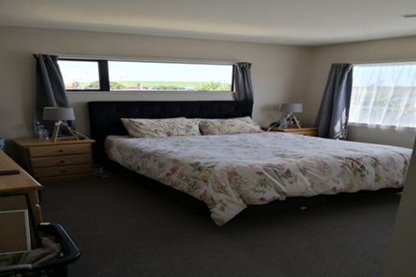 Photo of property in 33 Puma Drive, Golflands, Auckland, 2013