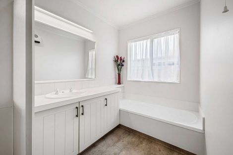 Photo of property in 4/49 Sackville Street, Fitzroy, New Plymouth, 4312