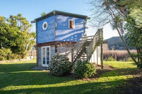 Photo of property in 29 Gillies Crescent, Waimarama, Havelock North, 4294