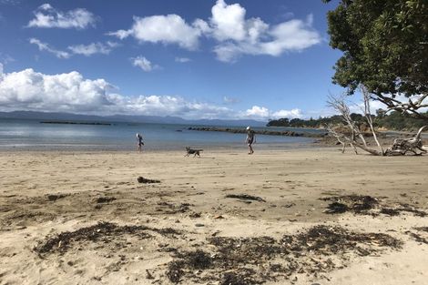 Photo of property in 143 Bays Road, Orere Point, Papakura, 2585