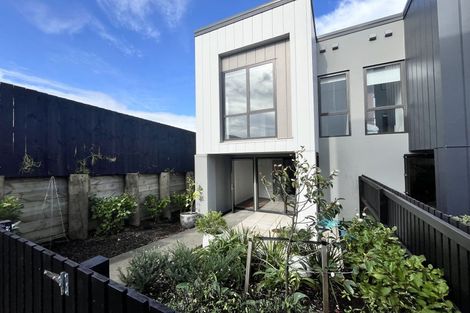 Photo of property in 18 Pukakaho Lane, Papatoetoe, Auckland, 2025