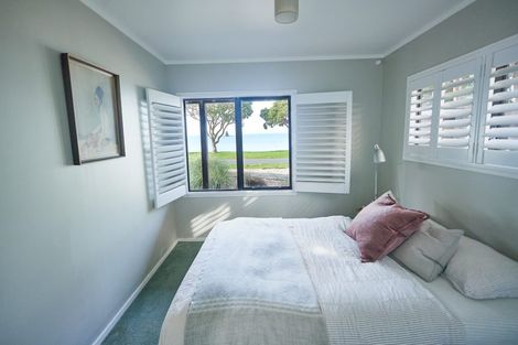 Photo of property in 18 Matakatia Parade, Matakatia, Whangaparaoa, 0930