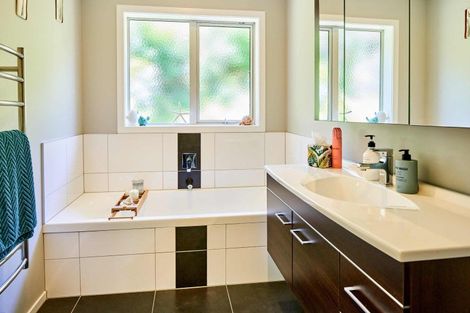 Photo of property in 60 Aotea Drive, Aotea, Porirua, 5024