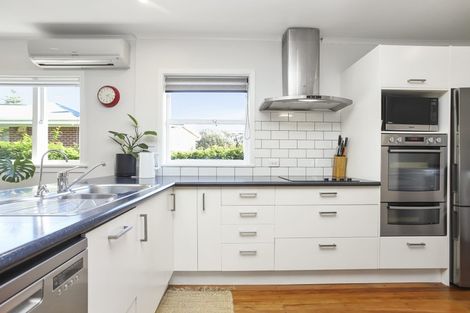 Photo of property in 58 Taylor Road, Mangere Bridge, Auckland, 2022