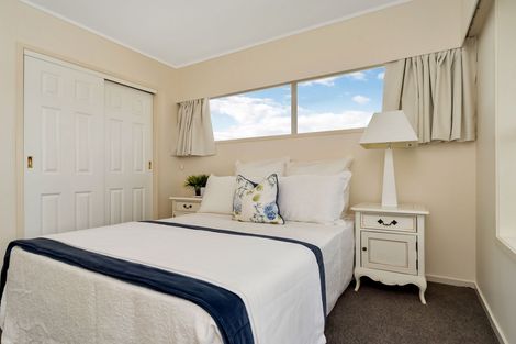 Photo of property in 10 Bendale Place, Papatoetoe, Auckland, 2025