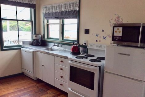 Photo of property in 6 Paraekaretu Street, Hunterville, 4730