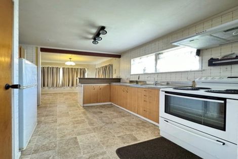 Photo of property in 16 Cottrell Place, Clendon Park, Auckland, 2103