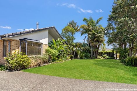 Photo of property in 10 Ringwood Place, Whitianga, 3510