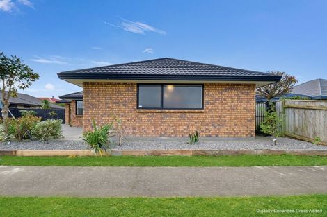 Photo of property in 72 Geneva Terrace, Kelvin Grove, Palmerston North, 4414