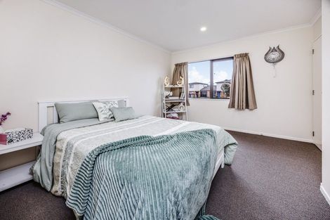 Photo of property in 11 Battlen Place, Manurewa, Auckland, 2105