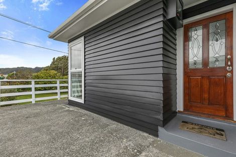 Photo of property in 185 Wainuiomata Road, Wainuiomata, Lower Hutt, 5014