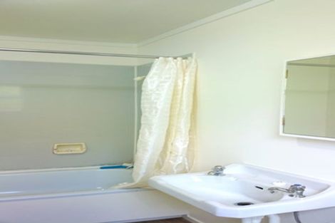 Photo of property in 1/43 Edgecombe Street, Newlands, Wellington, 6037