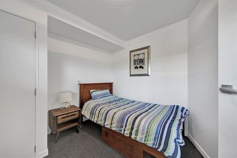 Photo of property in Weekeston Apartments, 2 Nobs Line, Strandon, New Plymouth, 4312