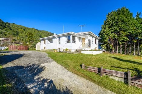 Photo of property in 63 Hampden Street, Picton, 7220