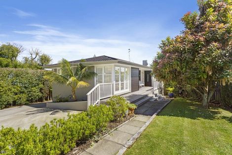 Photo of property in 13 Evelyn Road, Cockle Bay, Auckland, 2014