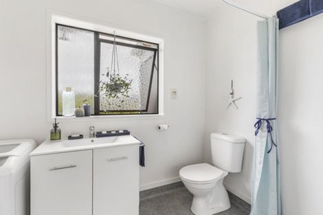 Photo of property in 1 Fantail Court, Orewa, 0931