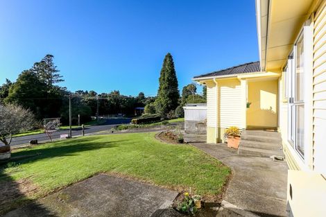 Photo of property in 128 Huatoki Street, Frankleigh Park, New Plymouth, 4310