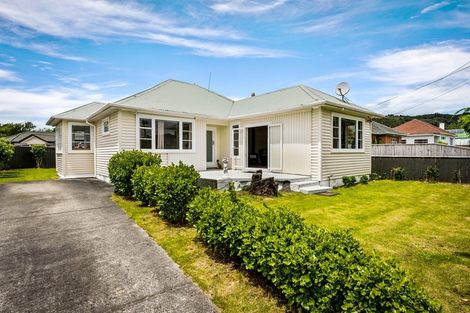 Photo of property in 18 Ebdentown Street, Ebdentown, Upper Hutt, 5018