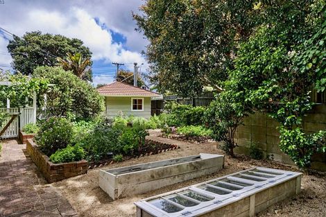 Photo of property in 339 Muritai Road, Eastbourne, Lower Hutt, 5013