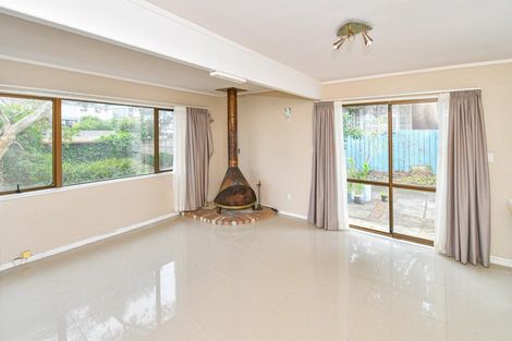 Photo of property in 20 Ganymede Place, Half Moon Bay, Auckland, 2012