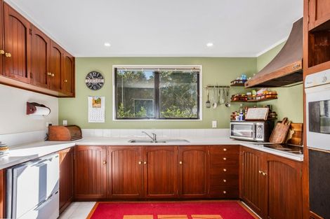 Photo of property in 28 Solander Place, Whitby, Porirua, 5024