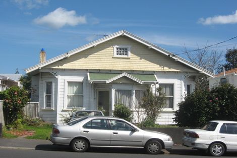 Photo of property in 52 Dawson Street, New Plymouth, 4310