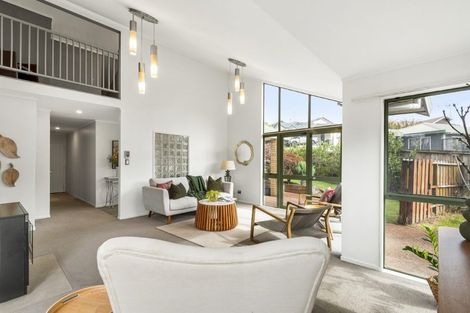 Photo of property in 43 Unsworth Drive, Unsworth Heights, Auckland, 0632
