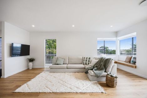 Photo of property in 3b Royalty Rise, Red Beach, 0932