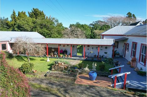Photo of property in 6 Inland Road North, Tikorangi, Waitara, 4383