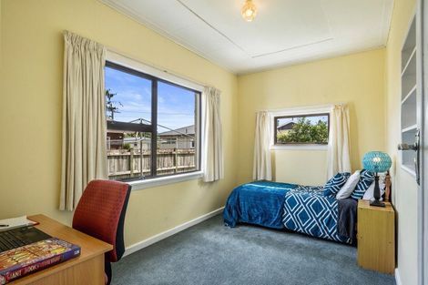 Photo of property in 117 Bartholomew Road, Levin, 5510