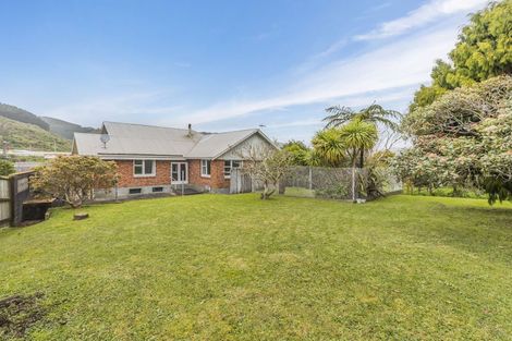 Photo of property in 5 Coates Street, Tawa, Wellington, 5028