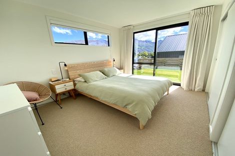 Photo of property in 13 Tuke Lane, Wanaka, 9305