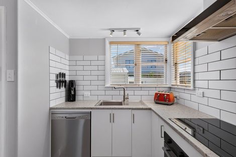 Photo of property in 1 Lowry Terrace, Marewa, Napier, 4110