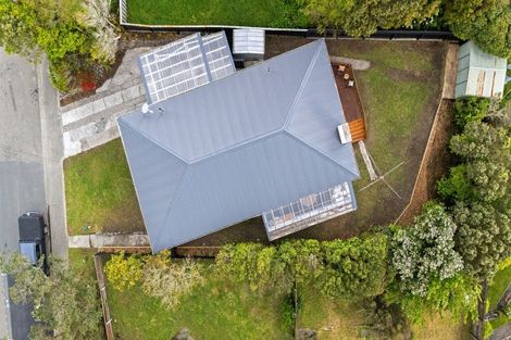 Photo of property in 4 Link Road, Newlands, Wellington, 6037