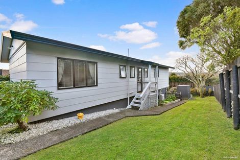 Photo of property in 15a Ngahere Views, Orewa, 0931
