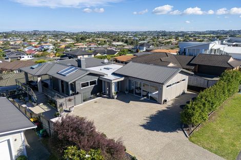 Photo of property in 31 Grand Drive, Orewa, 0931