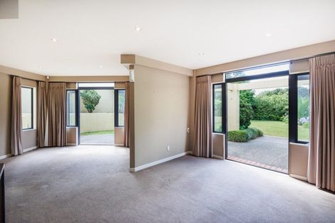Photo of property in 5 The Oaks, Awapuni, Palmerston North, 4412