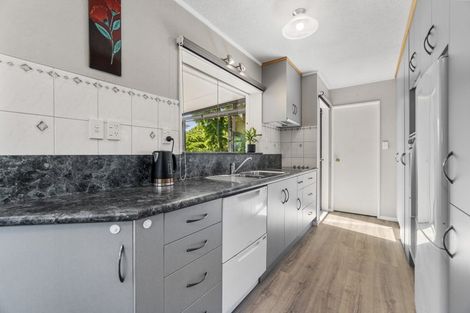 Photo of property in 1 Paratu Road, Richmond Downs, 3475