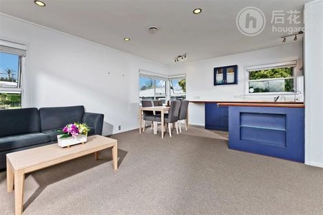 Photo of property in 10 Saffron Street, Birkdale, Auckland, 0626