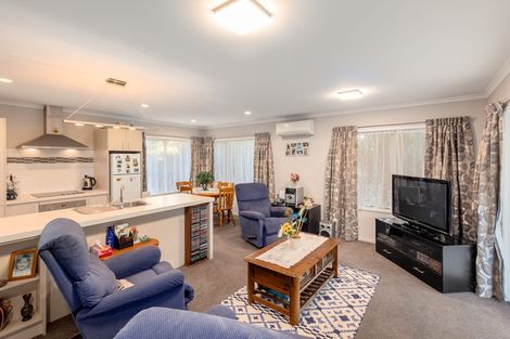 Photo of property in 238 Wainoni Road, Avondale, Christchurch, 8061