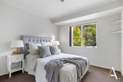 Photo of property in 17 De Havilland Drive, Goodwood Heights, Auckland, 2105
