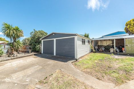 Photo of property in 108 Hinau Street, Castlecliff, Whanganui, 4501