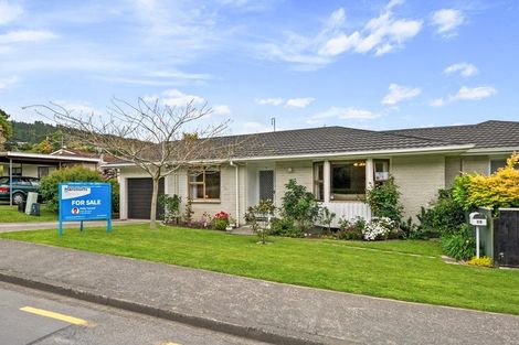 Photo of property in 16 Blue Mountains Road, Silverstream, Upper Hutt, 5019