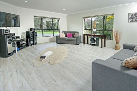 Photo of property in 23 Westglen Place, Ranui, Auckland, 0612