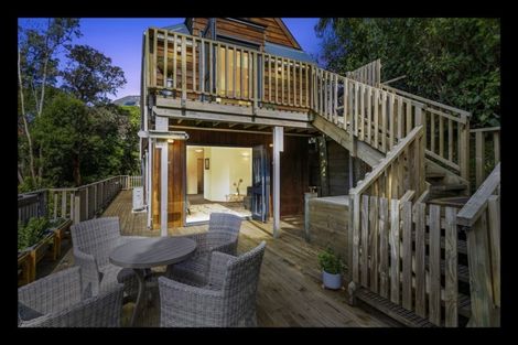 Photo of property in 32 Silverstream Road, Crofton Downs, Wellington, 6035