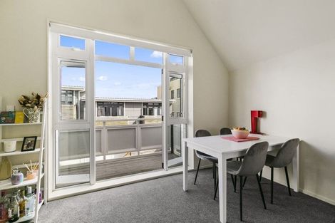 Photo of property in Pirie Street Townhouses, 18/35 Pirie Street, Mount Victoria, Wellington, 6011